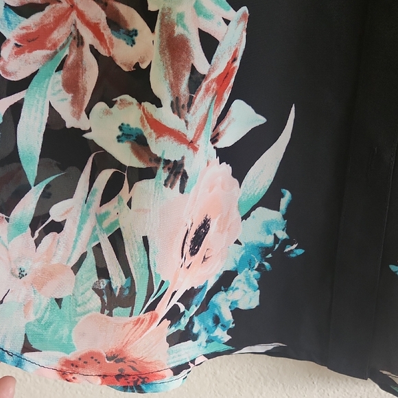 Elegant AB Studio Blouse Sheer Black Floral Size M - Picture 12 of 12